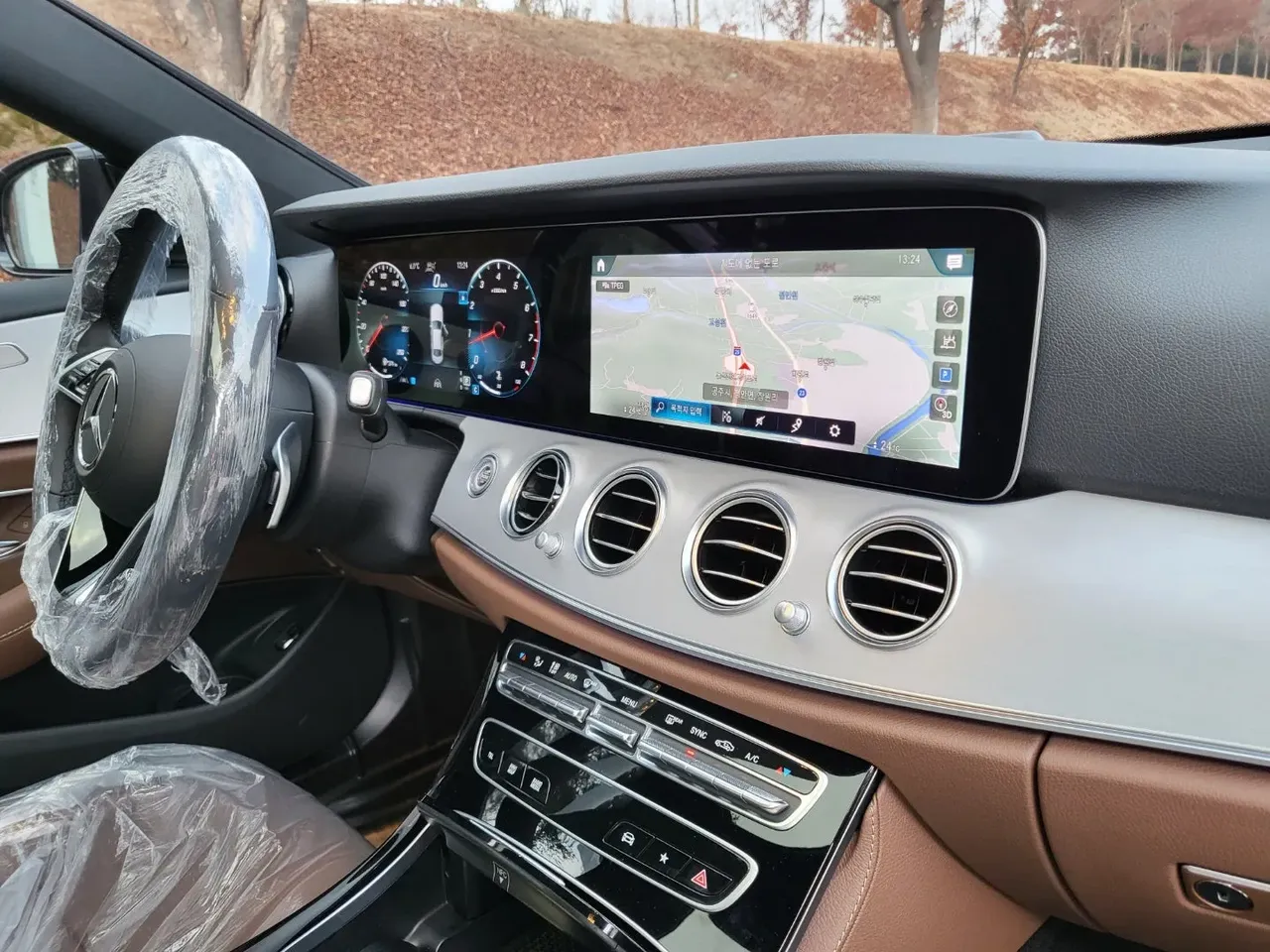 브라운 인테리어가 적용되었네요