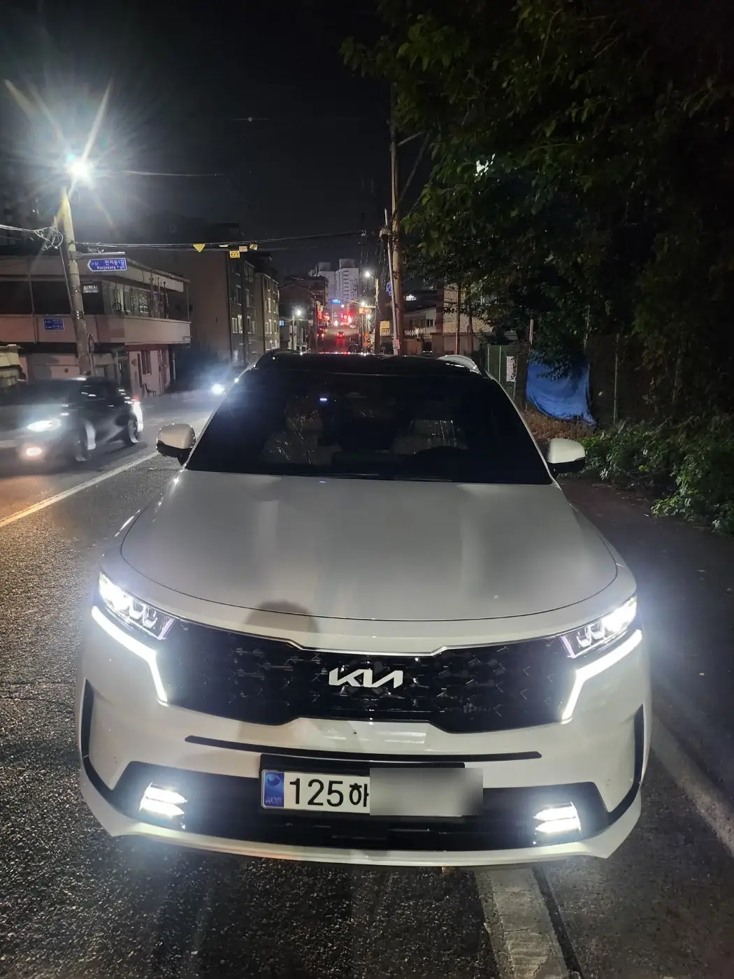 밤에 차량 받은후 정차 시켜놓은 뒤 한장.