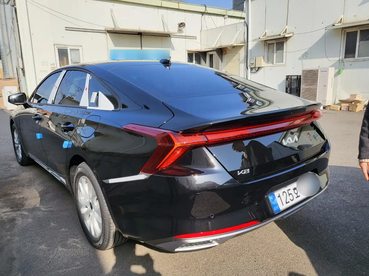 K8 후면 모습...엉덩이가 빵빵하니 예뻐요