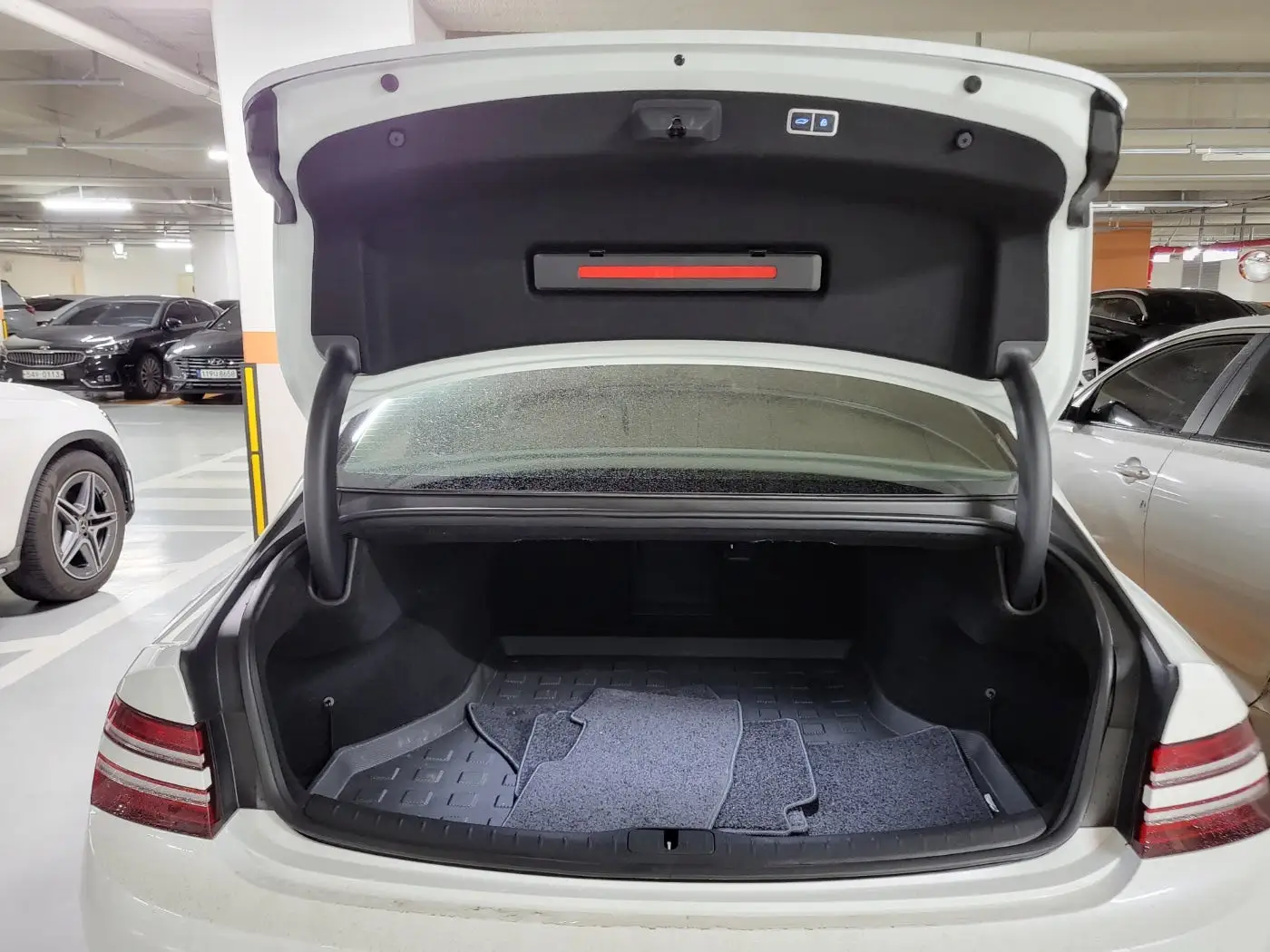 트렁크 열었을때 모습