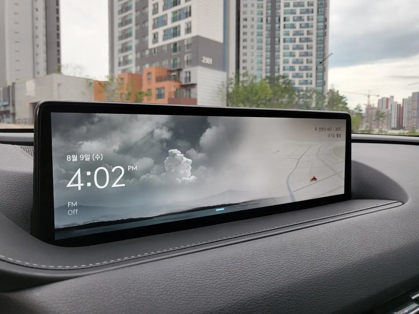 구름이 많은 날씨였는데 내비에서도 날씨를 표현해주네요