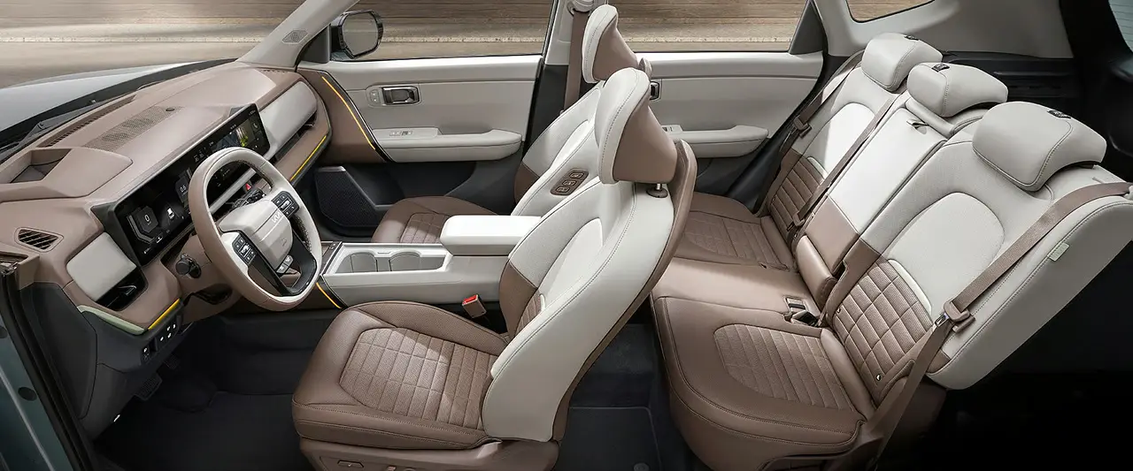 1열과 2열 한꺼번에 볼 수 있는 셀토스 실내